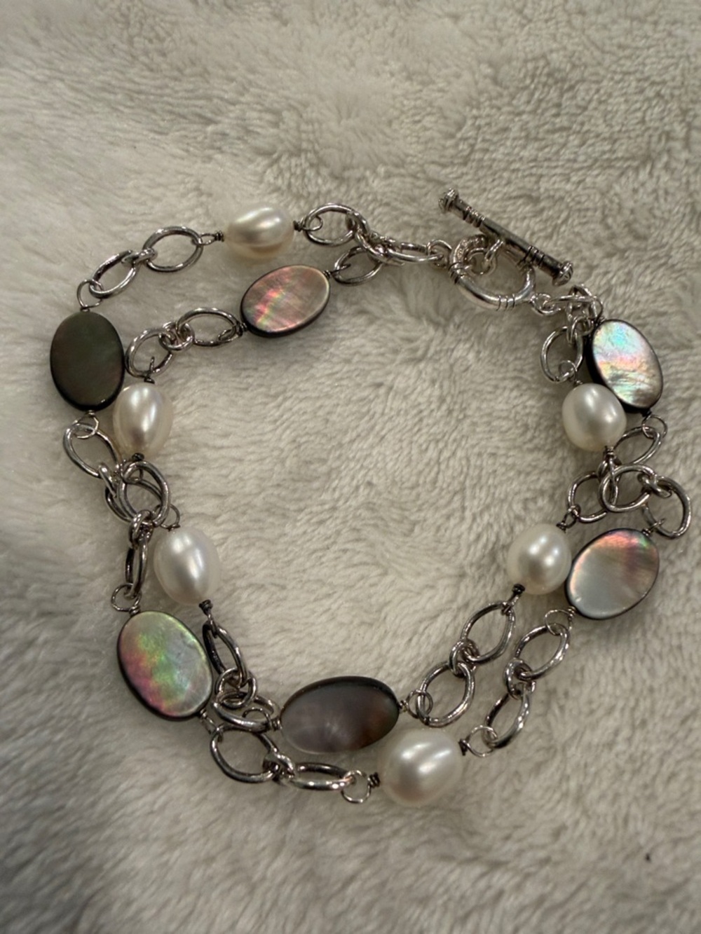 Silver925 Luc- Link Bracelet with White Pearls and Iridescent Shell Discs